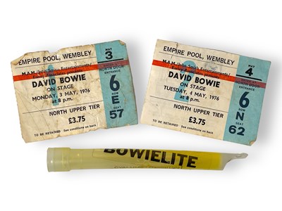 Lot 21600372 - DAVID BOWIE - ORIGINAL UNUSED 1976 STATION TO STATION TOUR 'BOWIELITE' GLOWSTICK.