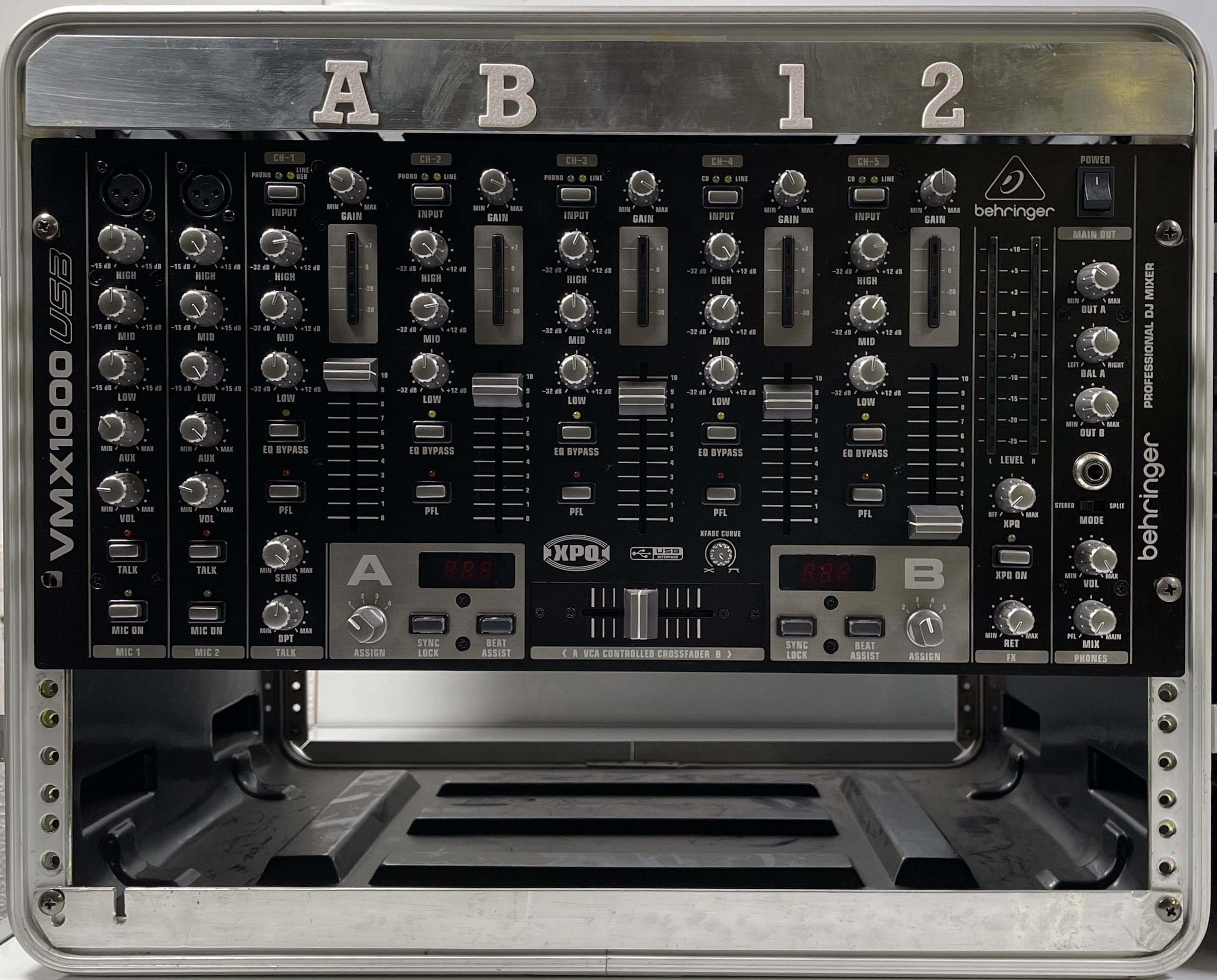Lot 13 - STUDIO RACK EQUIPMENT.