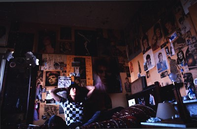 Lot 374 - RECREATE A BOWIE FAN'S BEDROOM FROM 1972/73 - LARGE COLLECTION OF ORIGINAL POSTERS AND CUTTINGS.