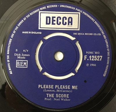 Lot 90 - THE SCORE - PLEASE PLEASE ME 7" (ORIGINAL UK RELEASE - DECCA F 12527)