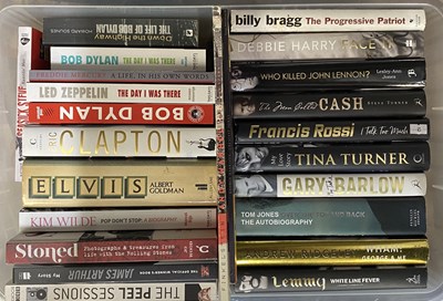 Lot 960 - CDs / BOOKS / VHS / DVDs COLLECTION