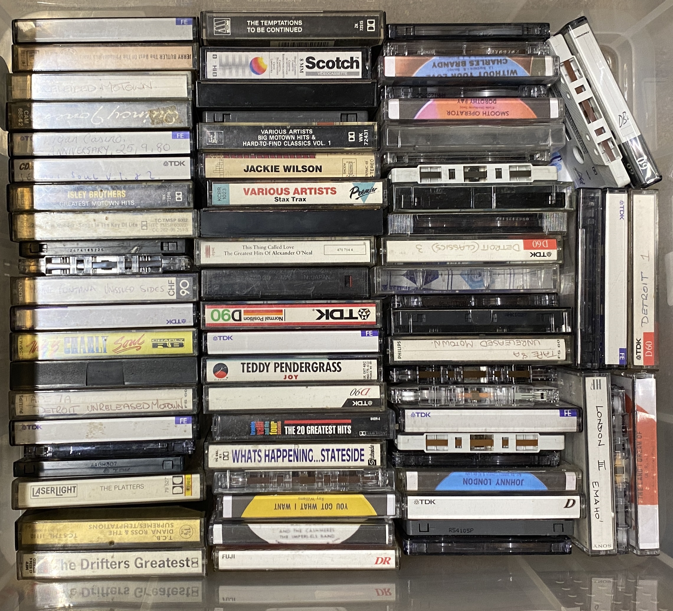 Lot 1071 - CD / DVD / CASSETTES COLLECTION