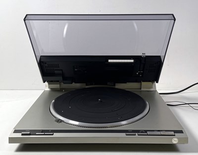 Lot 30 - TECHNICS QUARTZ SL-QL1 TURNTABLE.