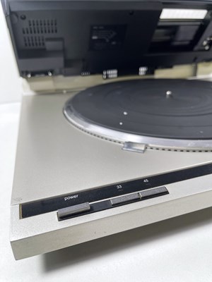 Lot 30 - TECHNICS QUARTZ SL-QL1 TURNTABLE.