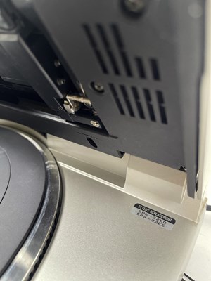 Lot 30 - TECHNICS QUARTZ SL-QL1 TURNTABLE.