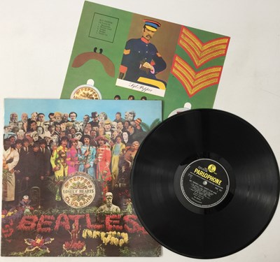 Lot 446 - THE BEATLES - SGT PEPPERS LONELY HEARTS CLUB BAND (PMC 7027 - 2ND PRESS)