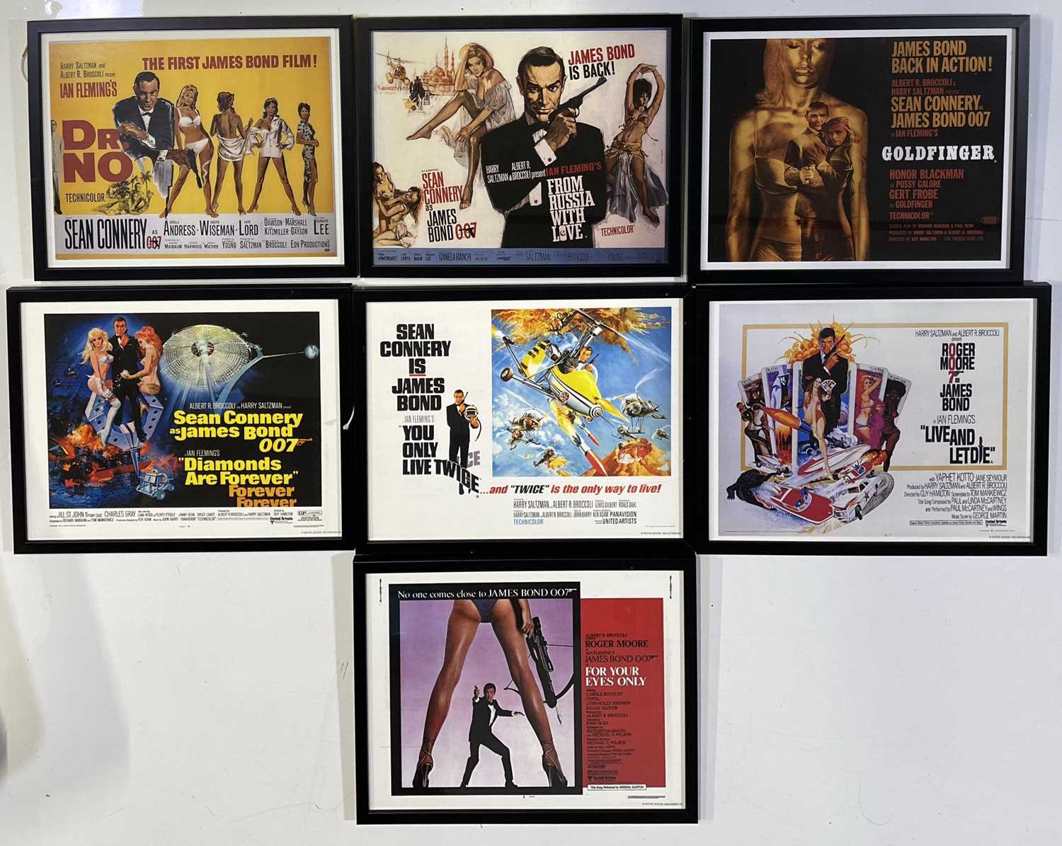 Lot 148 - JAMES BOND - QUANTUM OF SOLACE (2008) TEASER / QUAD POSTERS.