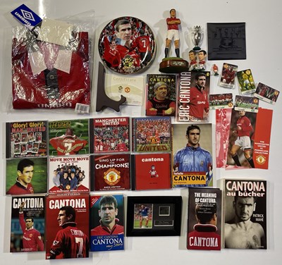 Lot 328 - FOOTBALL - MANCHESTER UNITED MEMORABILIA INC 1996-98 HOME SHIRT.