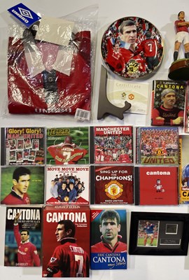 Lot 328 - FOOTBALL - MANCHESTER UNITED MEMORABILIA INC 1996-98 HOME SHIRT.