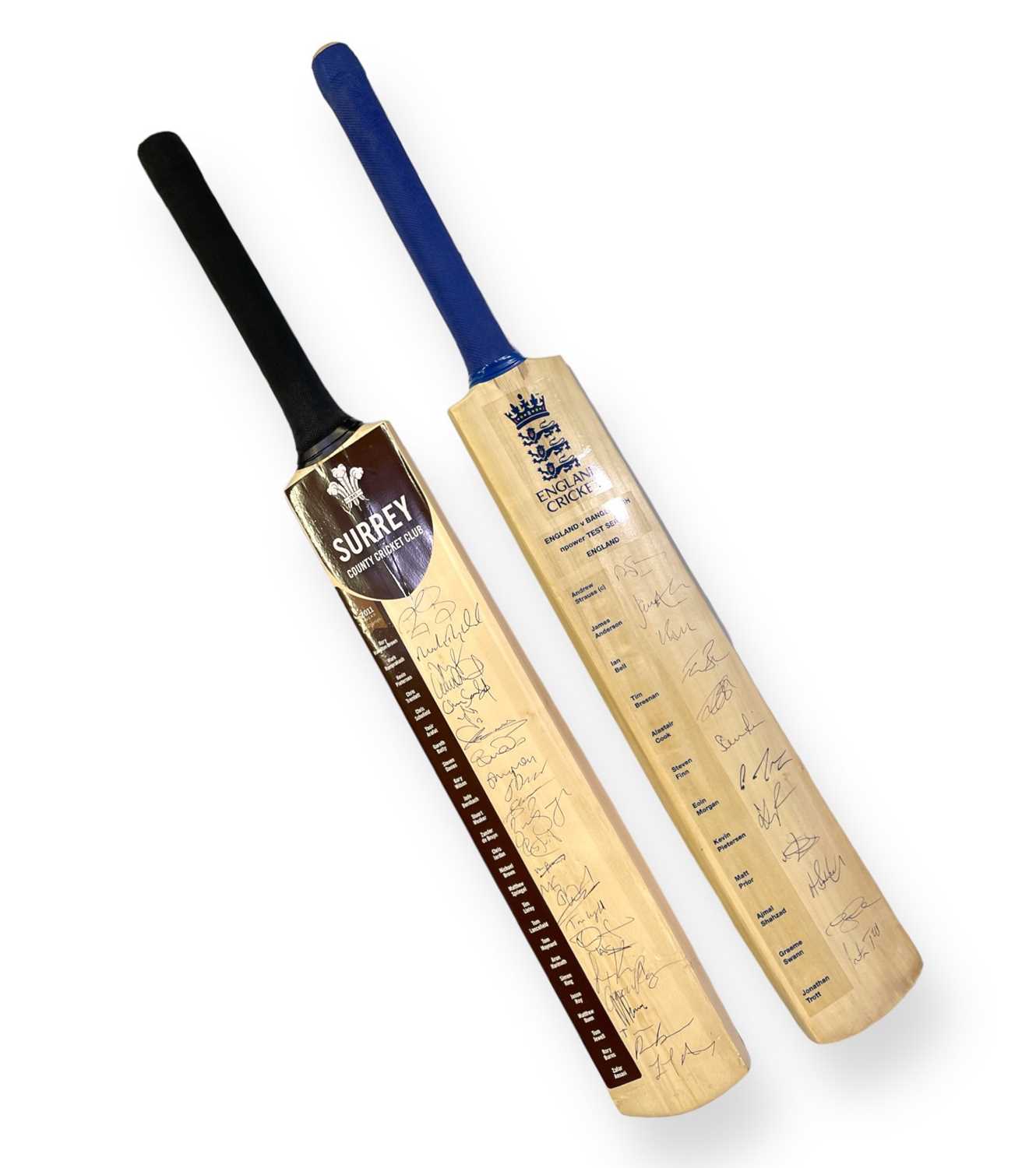 Lot 312 - CRICKET MEMORABILIA - ENGLAND AND SURREY SIGNED BATS.