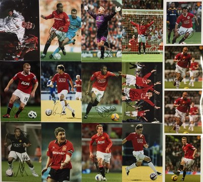 Lot 364 - FOOTBALL MEMORABILIA - MANCHESTER UNITED SIGNED PHOTOS.