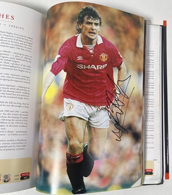 Lot 366 - FOOTBALL MEMORABILIA - MANCHESTER UNITED MULTI SIGNED 'PLAYER BY PLAYER' BOOK.