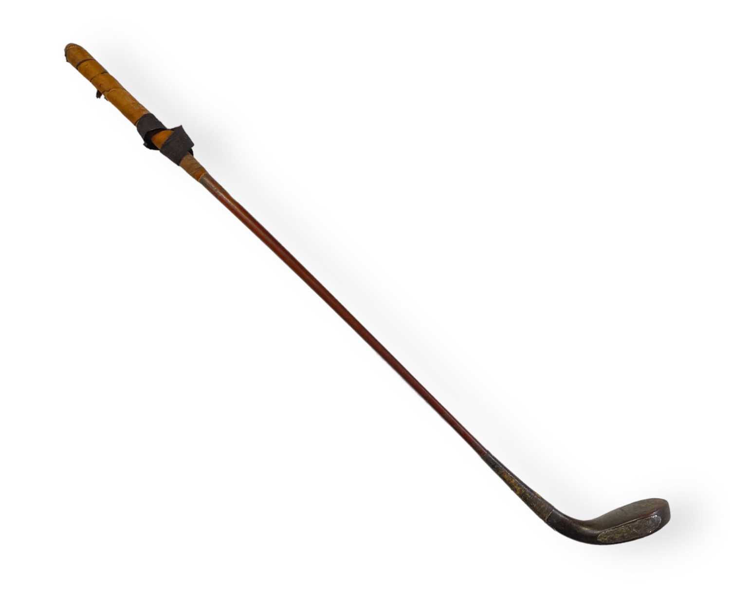 Lot 267 - GOLF - ANDREW SOMERVILLE LONG NOSE PUTTER, C 1880S.