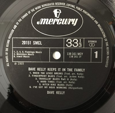 Lot 21 - DAVE KELLY - KEEPS IT IN THE FAMILY LP (UK STEREO - MERCURY - 20151 SMCL)