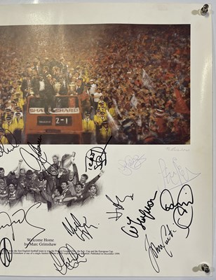 Lot 372 - FOOTBALL MEMORABILIA - MANCHESTER UNITED MULTI-SIGNED PRINT.