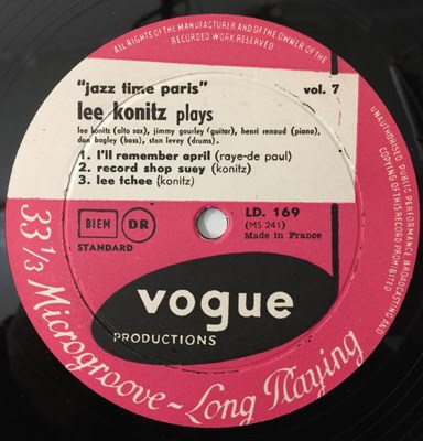 Lot 34 - LEE KONITZ - PLAYS JAZZ TIME PARIS VOL.7 10" (SIGNED - VOGUE - LD 169)