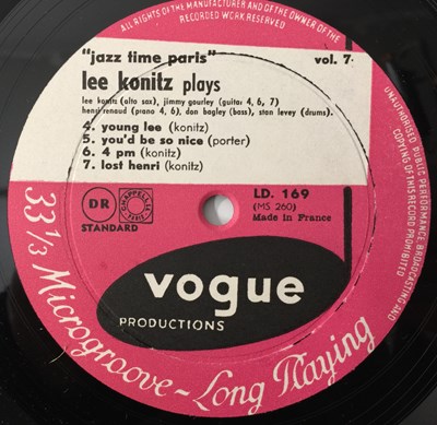 Lot 34 - LEE KONITZ - PLAYS JAZZ TIME PARIS VOL.7 10" (SIGNED - VOGUE - LD 169)
