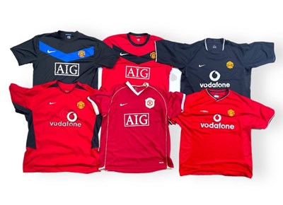 Lot 378 - MANCHESTER UNITED - FOOTBALL KITS C 1990S/00S.