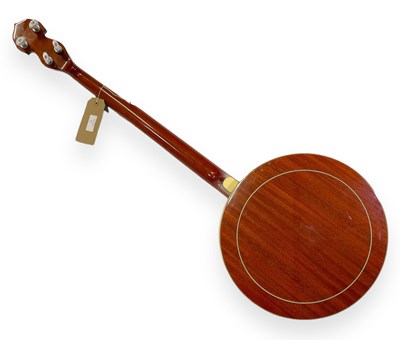 Lot 5 - A COUNTRYMAN BANJO.