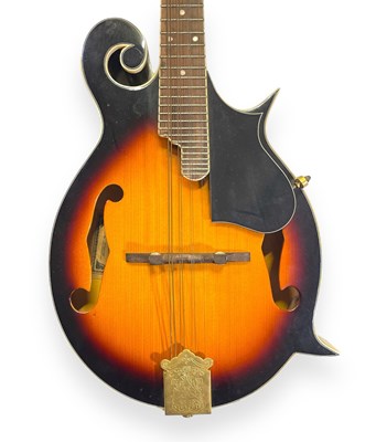 Lot 9 - VINTAGE MANDOLIN.