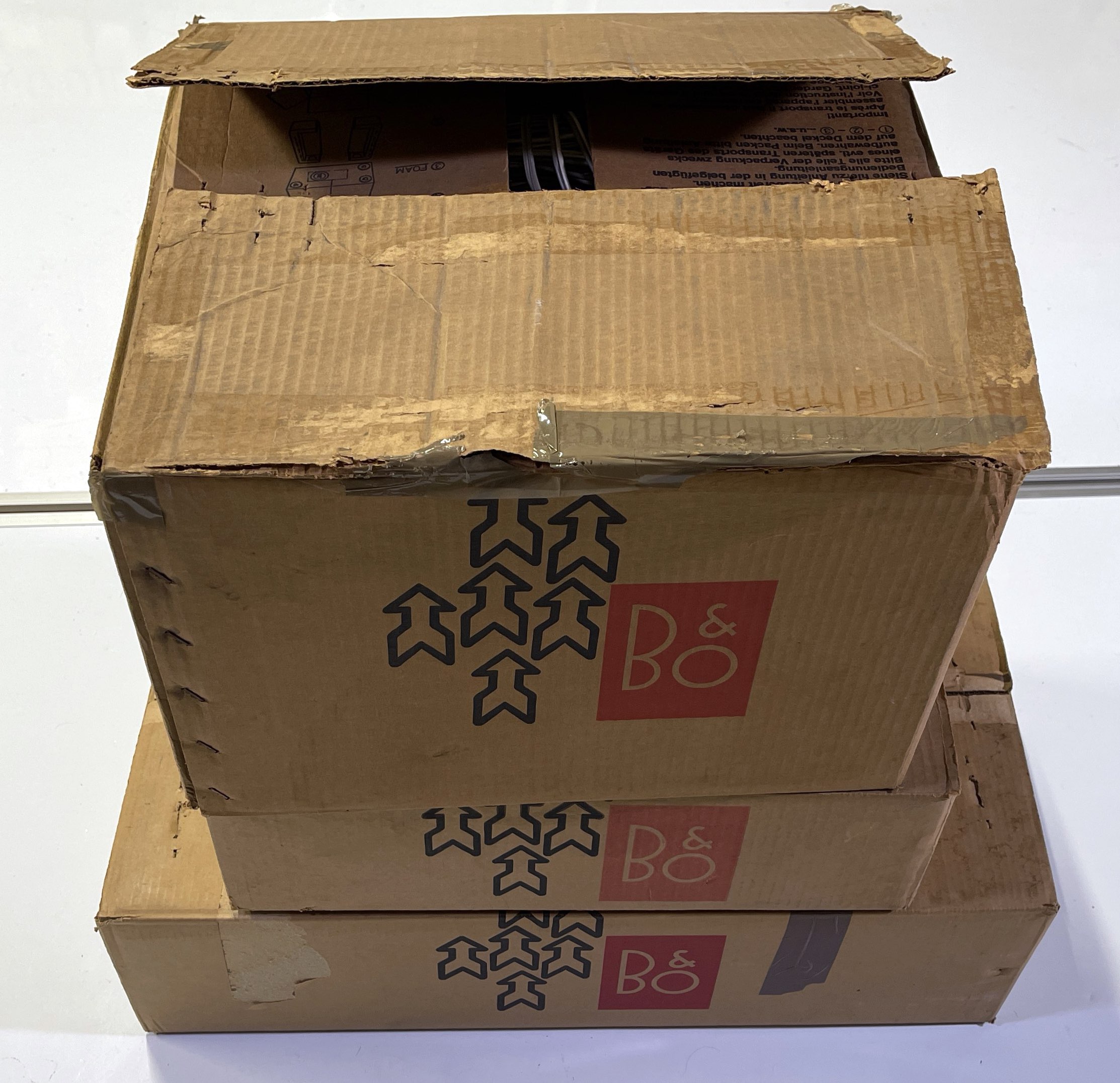 Lot 2 - BANG AND OLUFSEN BEOCENTER 4000 IN ORIGINAL