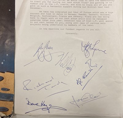 Lot 368 - ELO SIGNED PROGRAMME AND PAGE