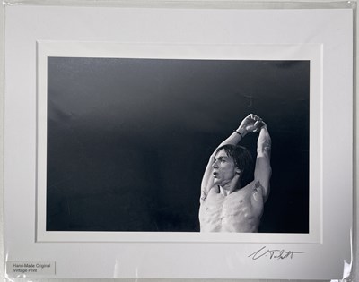 Lot 117 - VIRGINIA TURBETT - IGGY POP AT THE FRIARS, AYLESBURY.