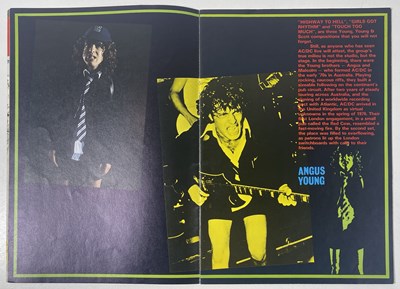 Lot 230 - AC/DC - FULLY SIGNED 1979 HIGHWAY TO HELL PROGRAMME INC BON SCOTT.