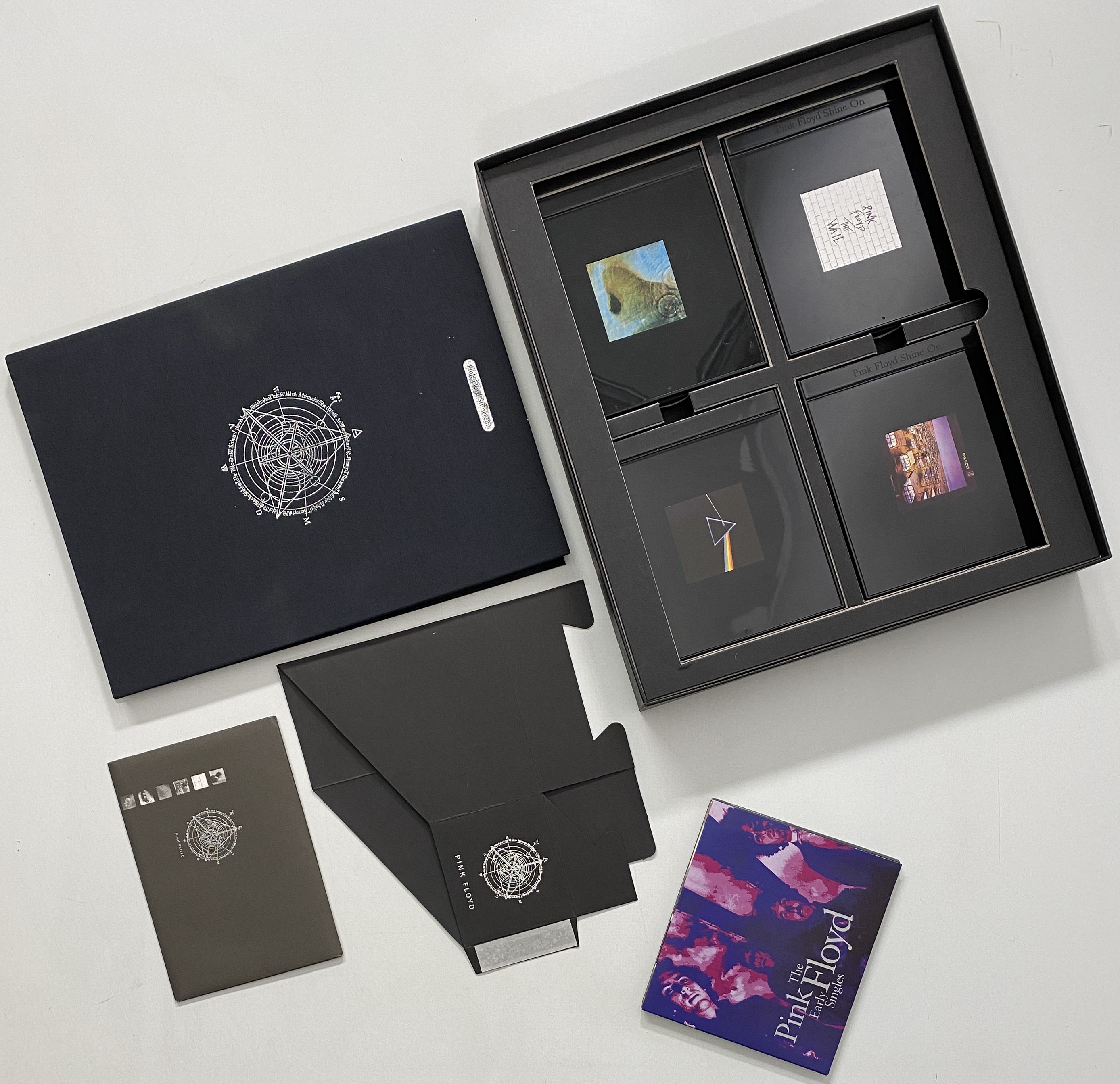 Lot 823 - BOX SETS