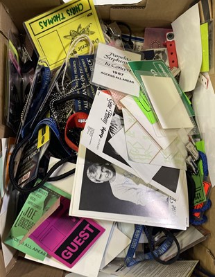 Lot 33 - STAGE / AAA / BACKSTAGE PASSES - LARGE COLLECTION OF.