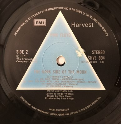 Lot 927 - PINK FLOYD - THE DARK SIDE OF THE MOON LP (UK COMPLETE SOLID TRIANGLE - SHVL 804)