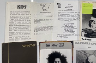 Lot 55 - US ARTISTS - PRESS PACKS TO INC CSN&Y, BRUCE SPRINGSTEEN, KISS.