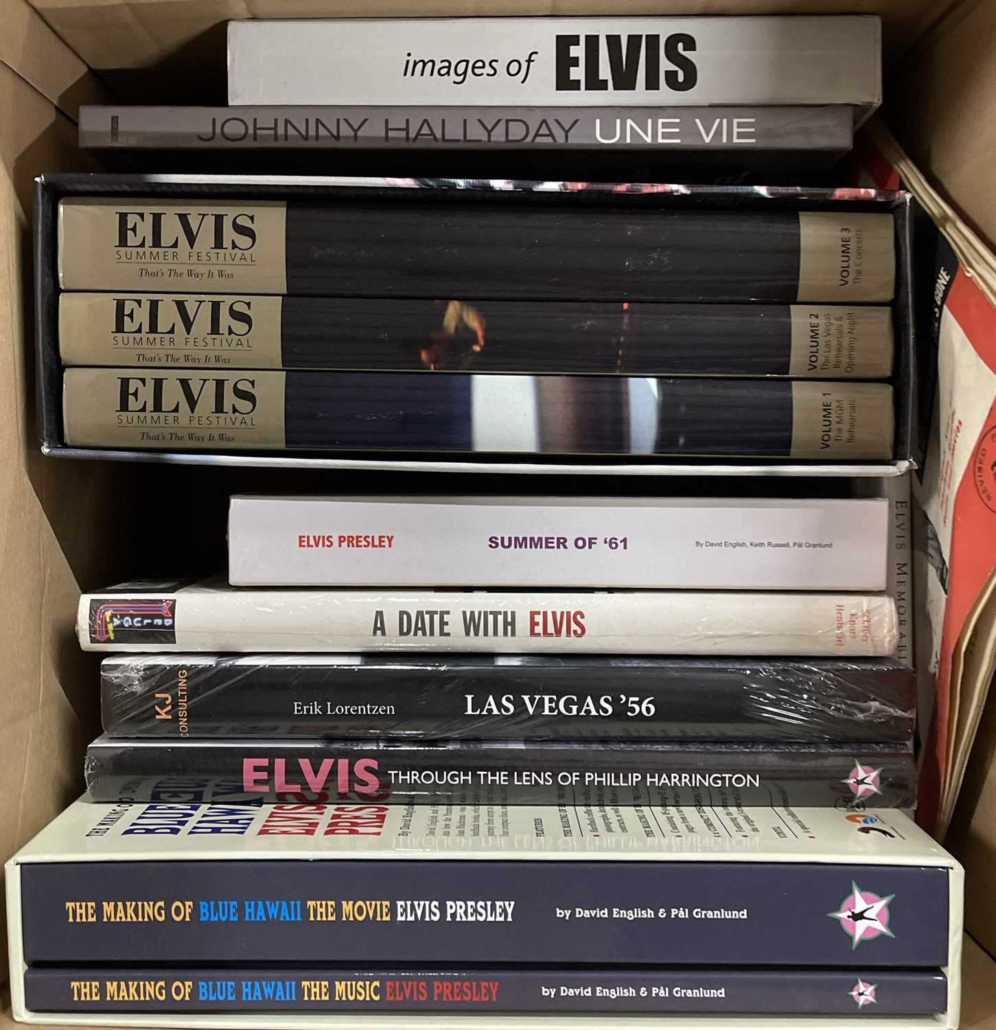 Lot 285 - ELVIS PRESLEY - COLLECTABLE BOOKS - SOME SEALED.