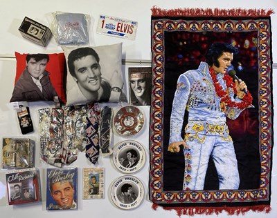 Lot 389 - ELVIS PRESLEY - COLLECTABLES.