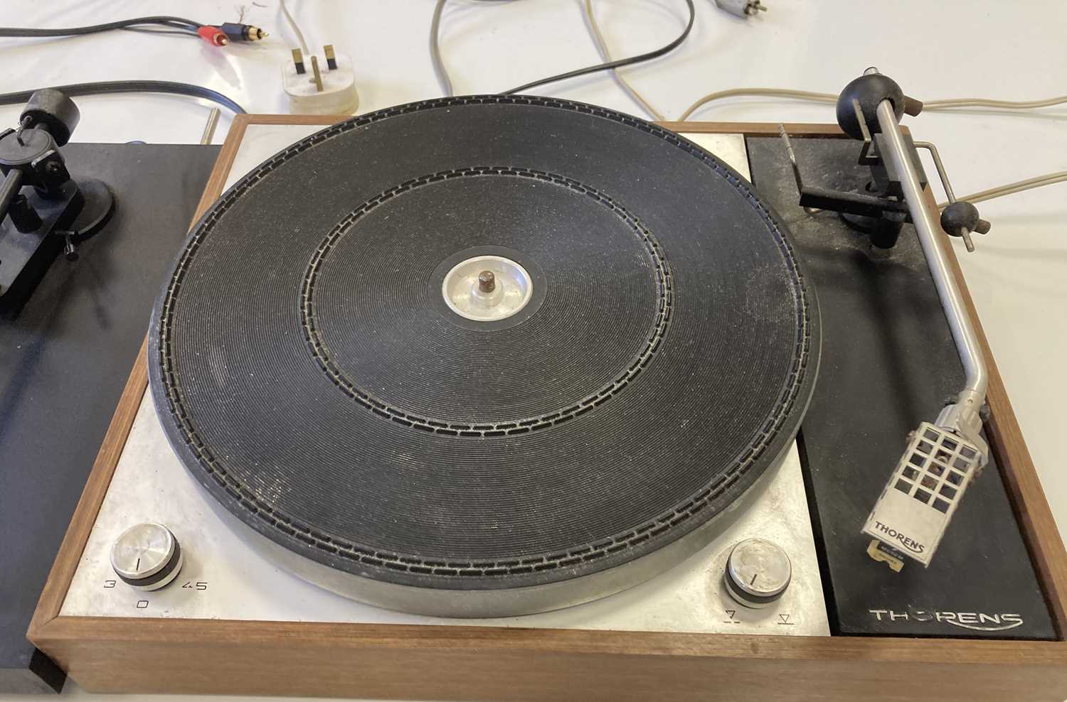 Lot 4 THORENS TURNTABLES
