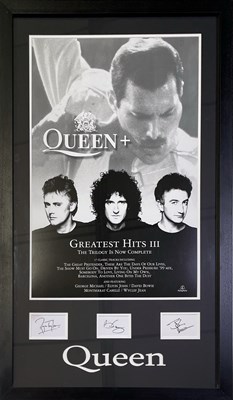 Lot 341 - QUEEN - SIGNED DISPLAY.