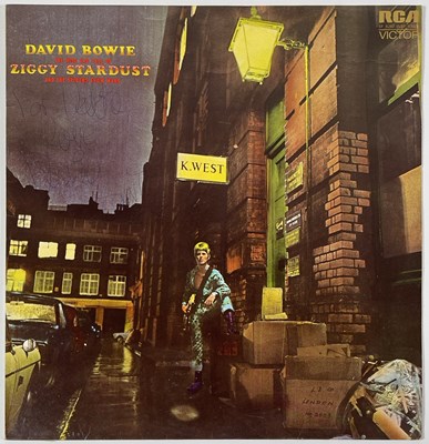 Lot 368 - DAVID BOWIE - SIGNED ZIGGY STARDUST LP.