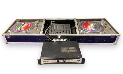 Lot 25 - DJ SETUP - TURNTABLES, MIXER & AMP