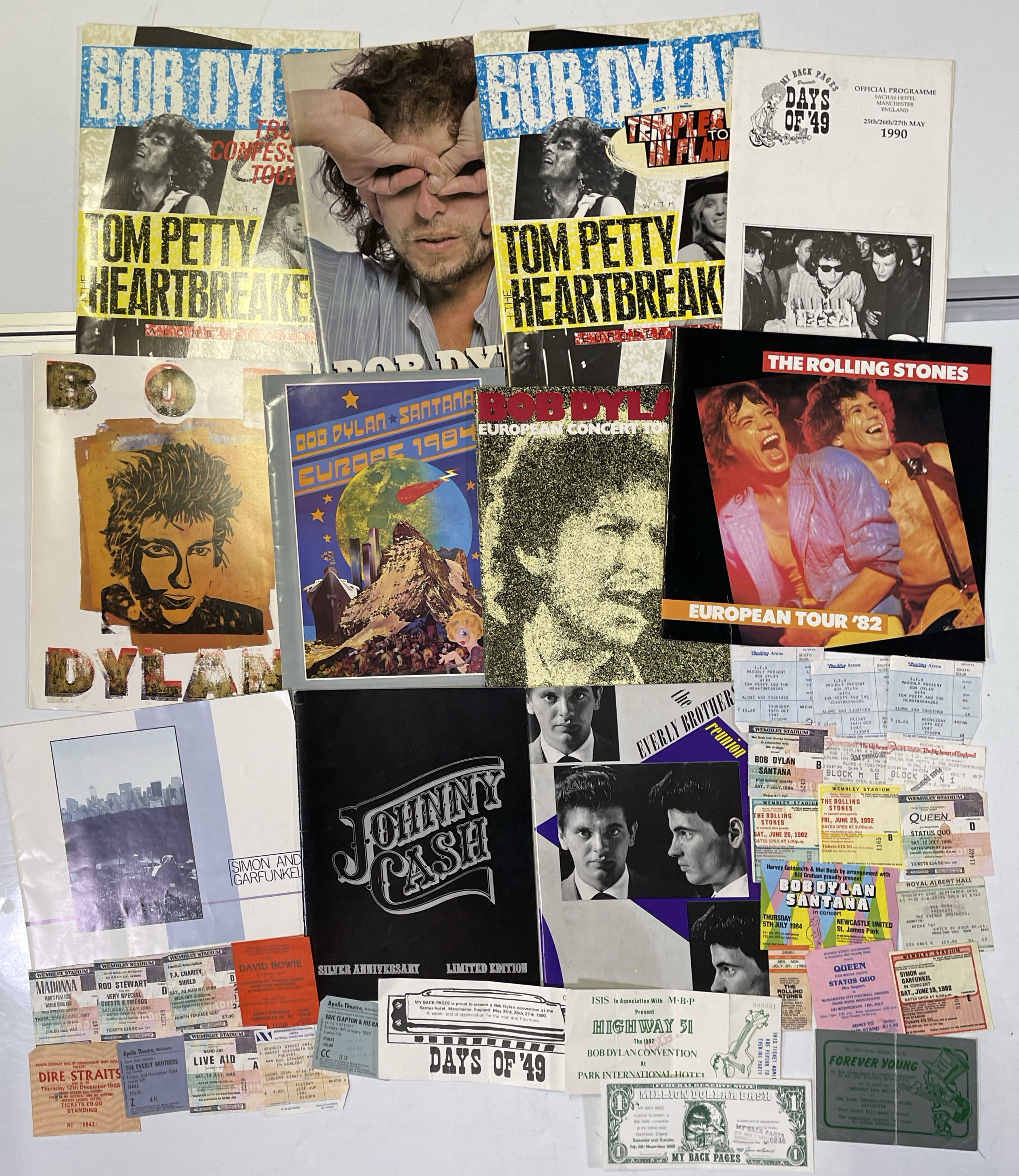 Lot 113 - CONCERT PROGRAMMES AND TICKETS - INC BOB