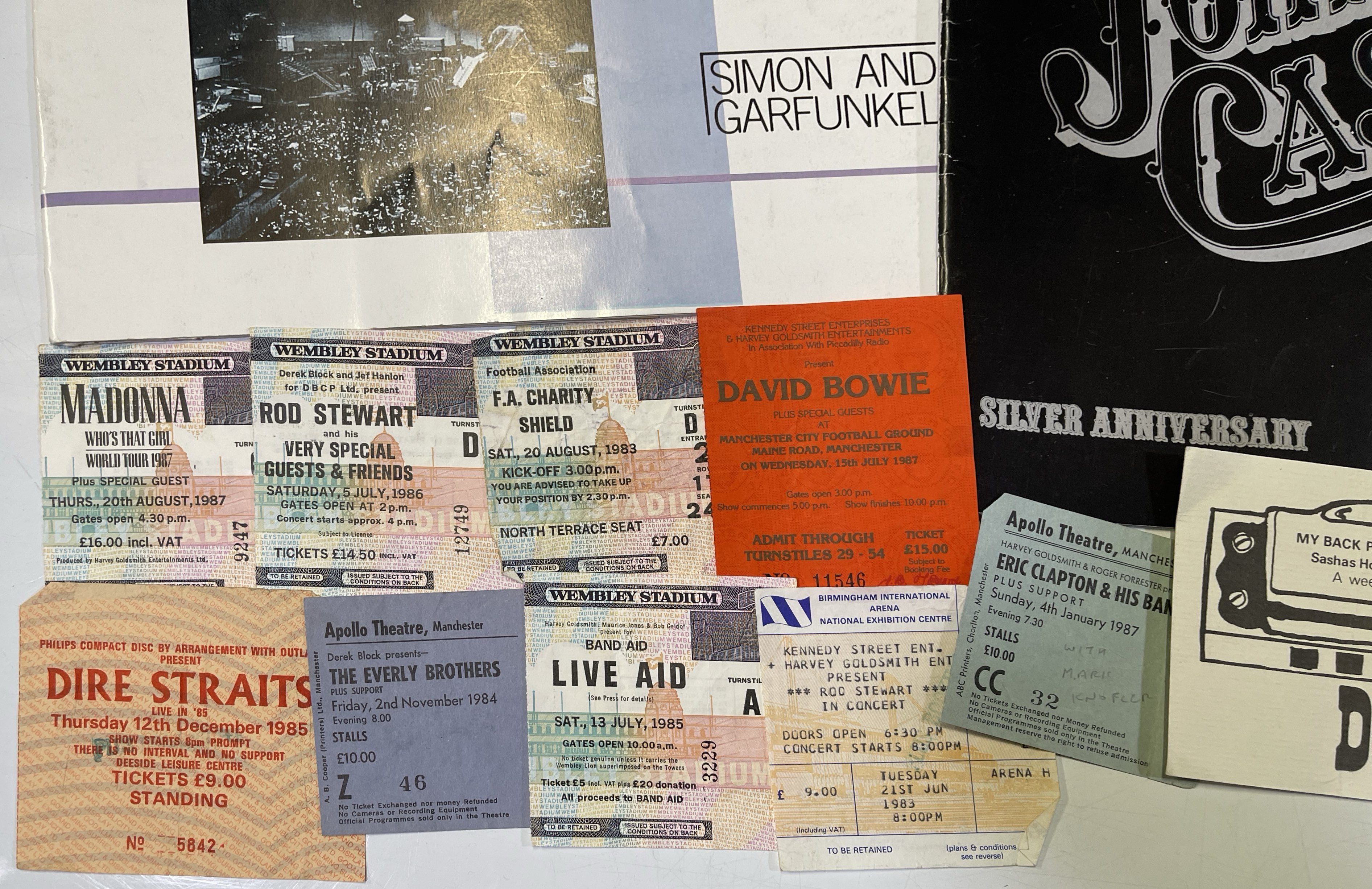 Lot 113 - CONCERT PROGRAMMES AND TICKETS - INC BOB