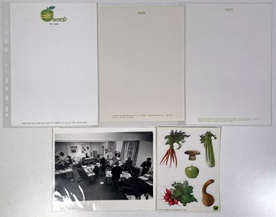 Lot 156 - APPLE STATIONERY SET.