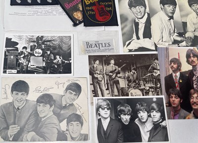 Lot 176 - THE BEATLES MEMORABILIA ITEMS.