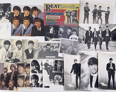 Lot 176 - THE BEATLES MEMORABILIA ITEMS.