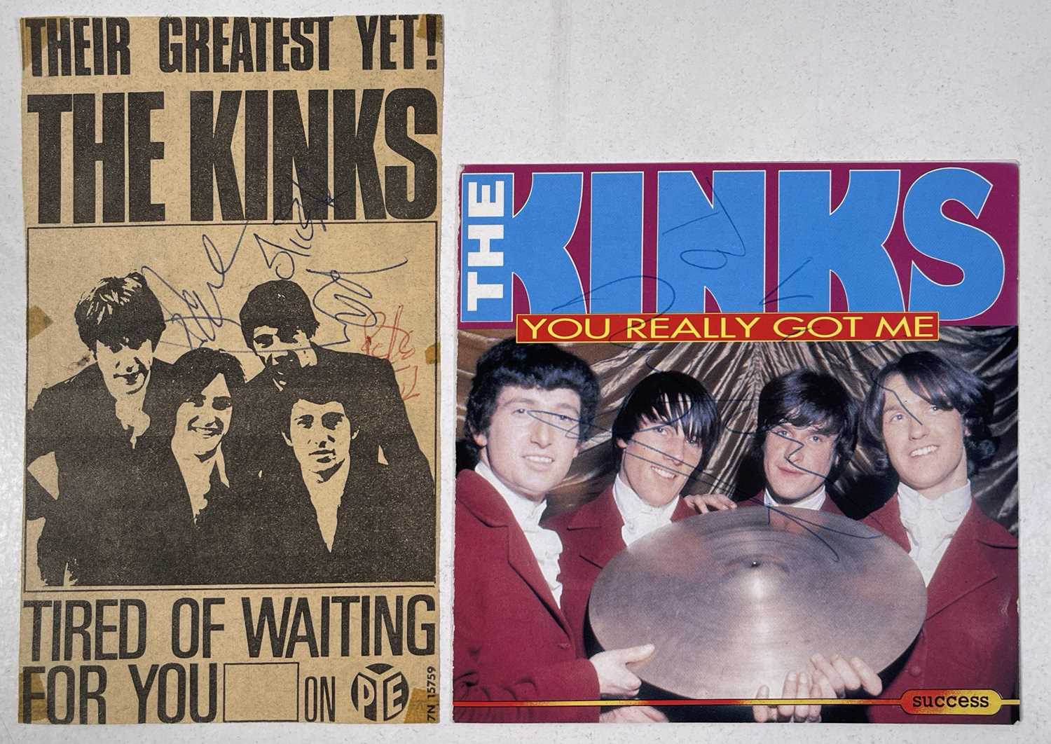 Lot 259 - THE KINKS - SIGNED C 1960S CUTTING AND CD BOOKLET.