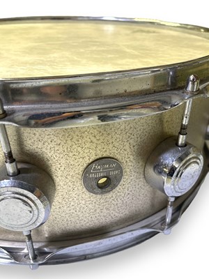 Lot 10 - MARTIN'S DRUMS INC HAYMAN VIBRASONIC SNARE.