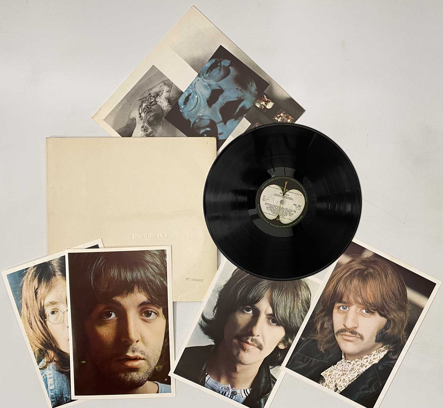 Lot 77 - THE BEATLES - WHITE ALBUM LP (ORIGINAL UK MONO COPY - NUMBER 0040023)