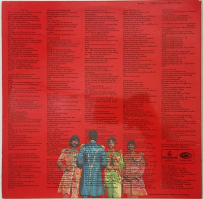 Lot 72 - THE BEATLES - SGT PEPPERS LONELY HEARTS CLUB BAND LP (PMC 7027 - STOCK MONO ORIGINAL - FOURTH PROOF)