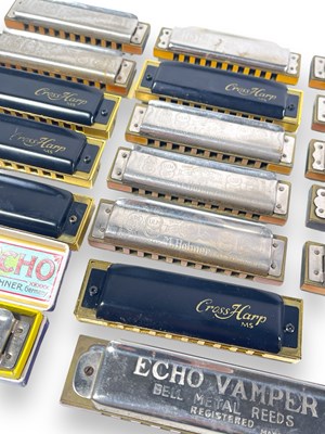 Lot 34 - COLLECTION OF HARMONICAS INC HOHNER SUPER VAMPER.