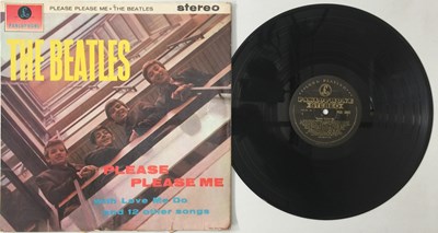 Lot 84 - THE BEATLES - PLEASE PLEASE ME LP (ORIGINAL UK STEREO 'BLACK AND GOLD' PCS 3042)