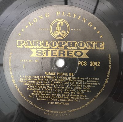Lot 84 - THE BEATLES - PLEASE PLEASE ME LP (ORIGINAL UK STEREO 'BLACK AND GOLD' PCS 3042)